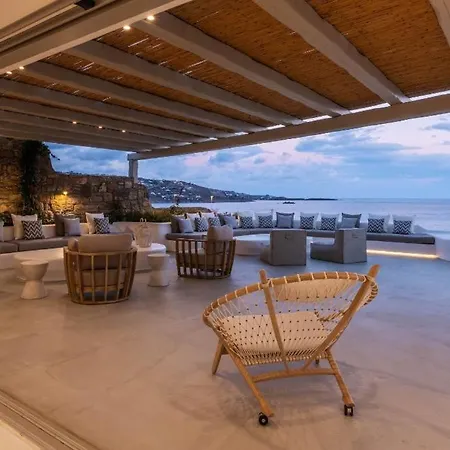 Tana Villa *