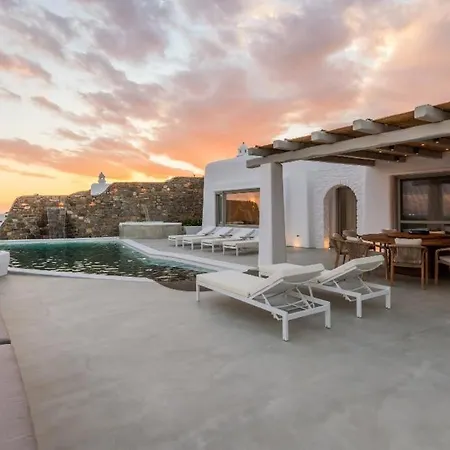 Tana Villa